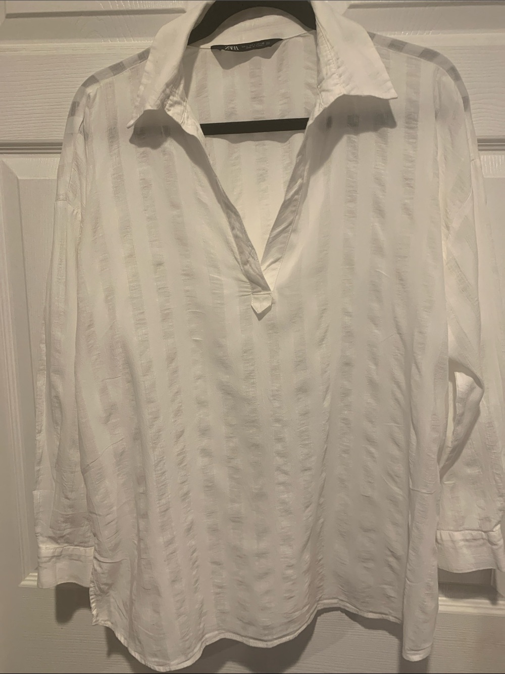 Zara White Long-Sleeve Textured V-Neck Blouse
